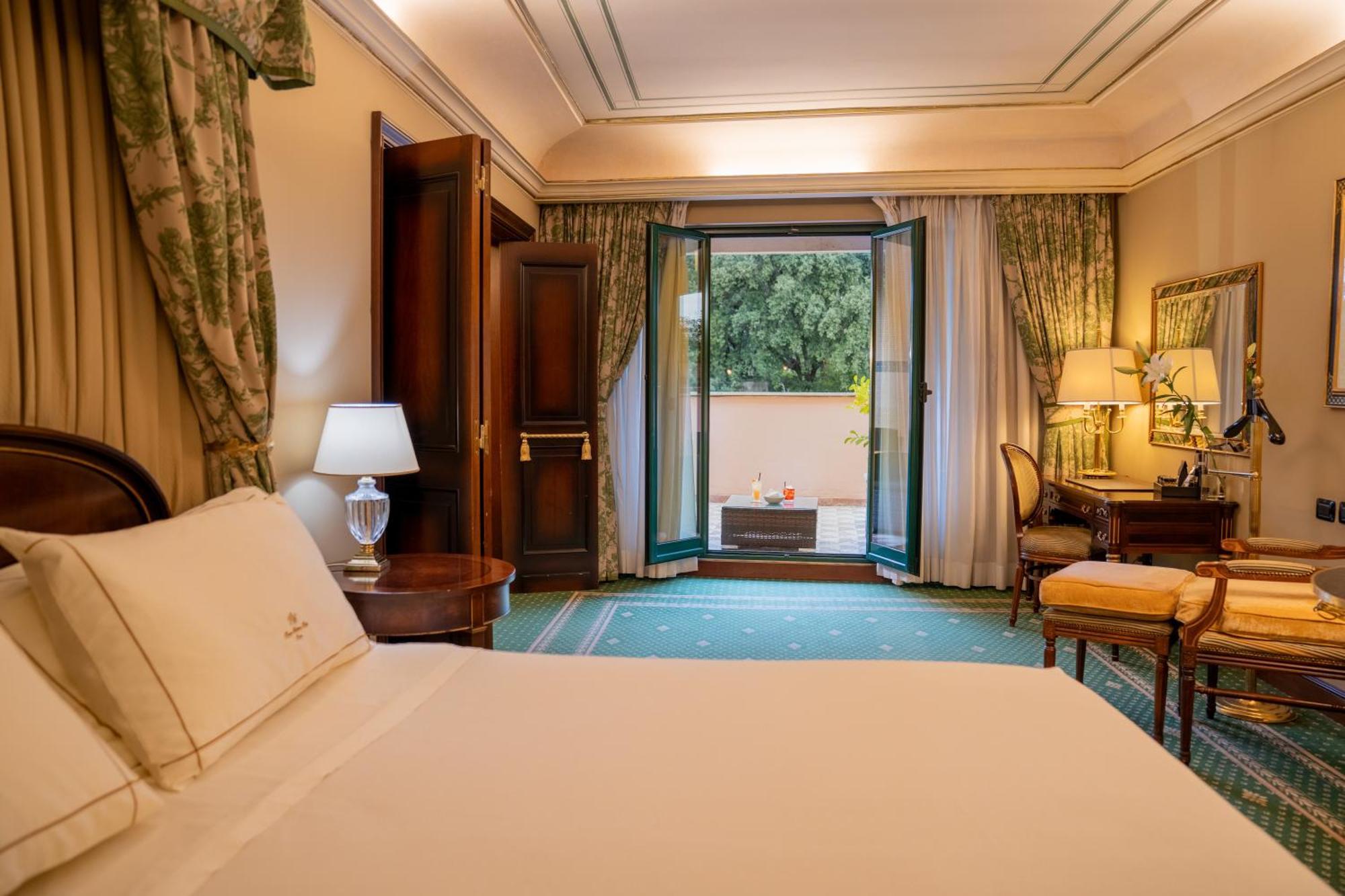 River Chateau Hotel — Foto 1