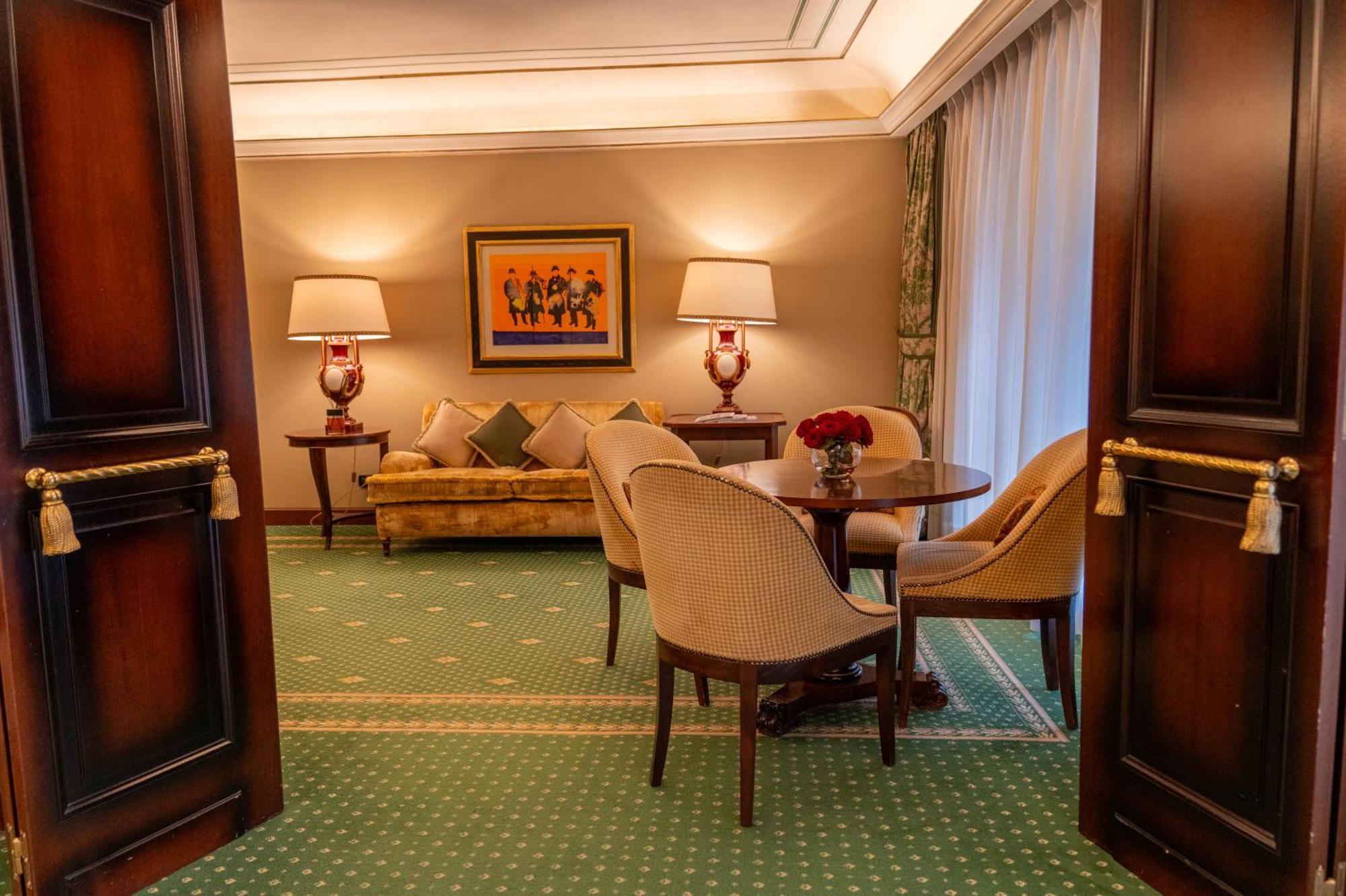 River Chateau Hotel — Foto 2